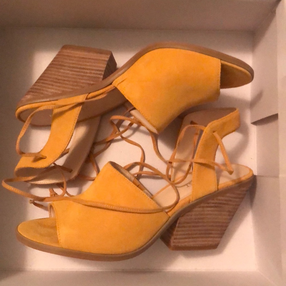 Nine West yanka suede strappy sandal w heel